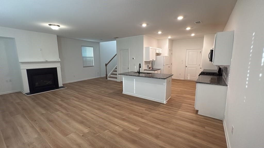 3 bedroom, 3 bathroom, 2,021 sq ft townhouse for rent at 5610 Flint Lane, Cumming, GA 30028 for $1,999 a month — photo 4