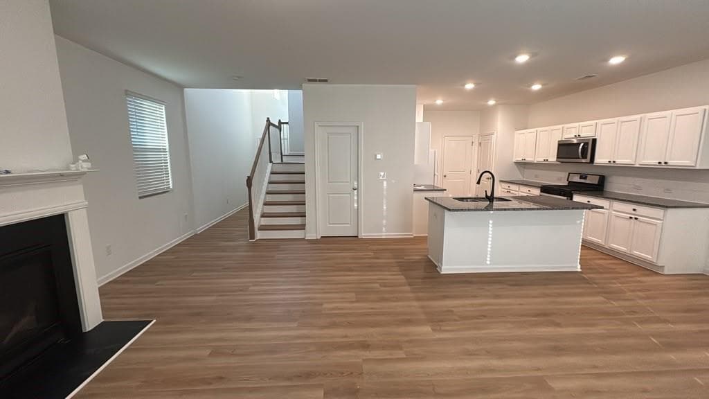 3 bedroom, 3 bathroom, 2,021 sq ft townhouse for rent at 5610 Flint Lane, Cumming, GA 30028 for $1,999 a month — photo 5