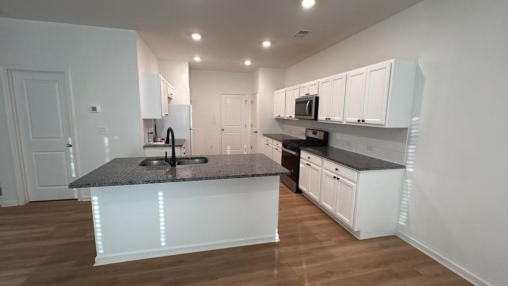 3 bedroom, 3 bathroom, 2,021 sq ft townhouse for rent at 5610 Flint Lane, Cumming, GA 30028 for $1,999 a month — photo 6