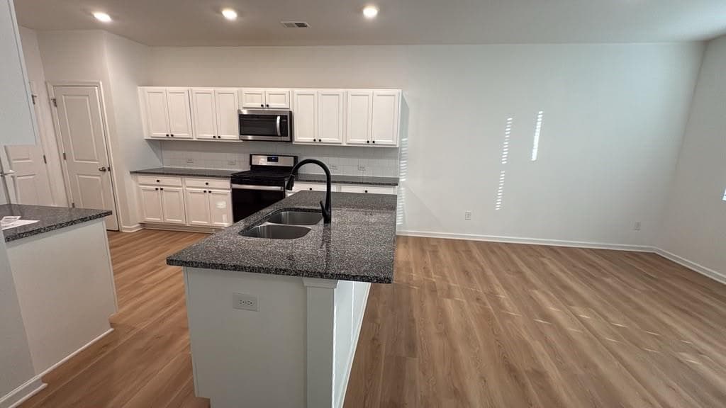 3 bedroom, 3 bathroom, 2,021 sq ft townhouse for rent at 5610 Flint Lane, Cumming, GA 30028 for $1,999 a month — photo 7