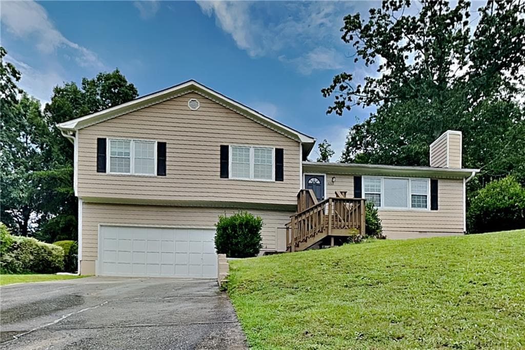 3 bedroom, 2 bathroom, 1,449 sq ft single family residence for rent at 3253 Glynn Mill Drive, Snellville, GA 30039 for $1,895 a month — photo 1 of 20