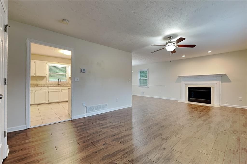 3 bedroom, 2 bathroom, 1,449 sq ft single family residence for rent at 3253 Glynn Mill Drive, Snellville, GA 30039 for $1,895 a month — photo 2