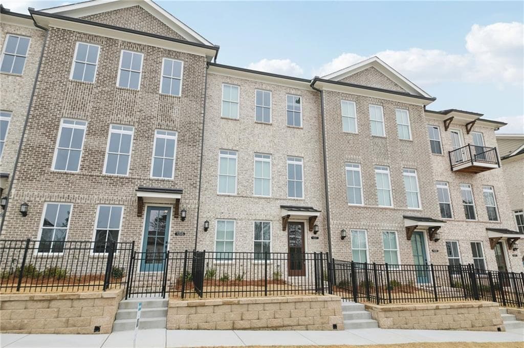 4 bedroom, 4 bathroom, 2,400 sq ft townhouse for sale at 903 Shire Elm Street 23, Johns Creek, GA 30022 — photo 2