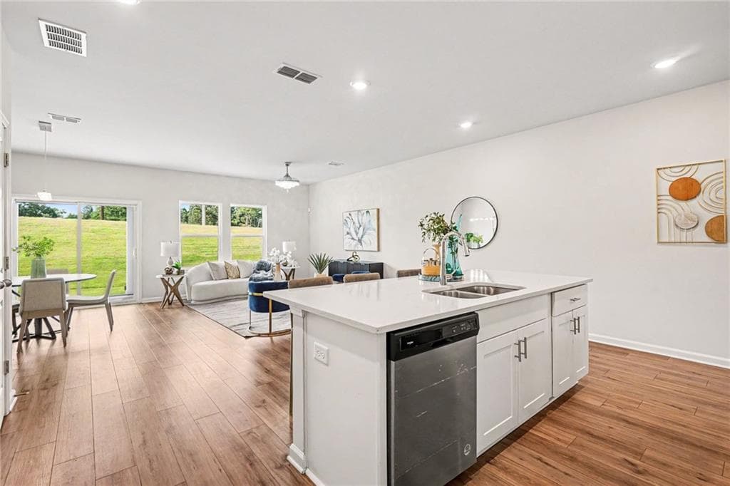3 bedroom, 3 bathroom, 1,888 sq ft townhouse for sale at 1702 Villageside Court, Lawrenceville, GA 30043 — photo 9