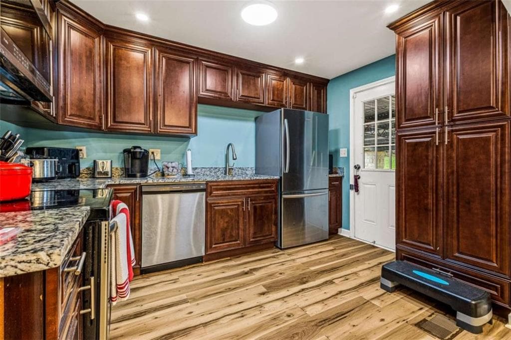 3 bedroom, 2 bathroom, 1,522 sq ft single family residence for sale at 1977 Wee Kirk Road, Atlanta, GA 30316 — photo 10