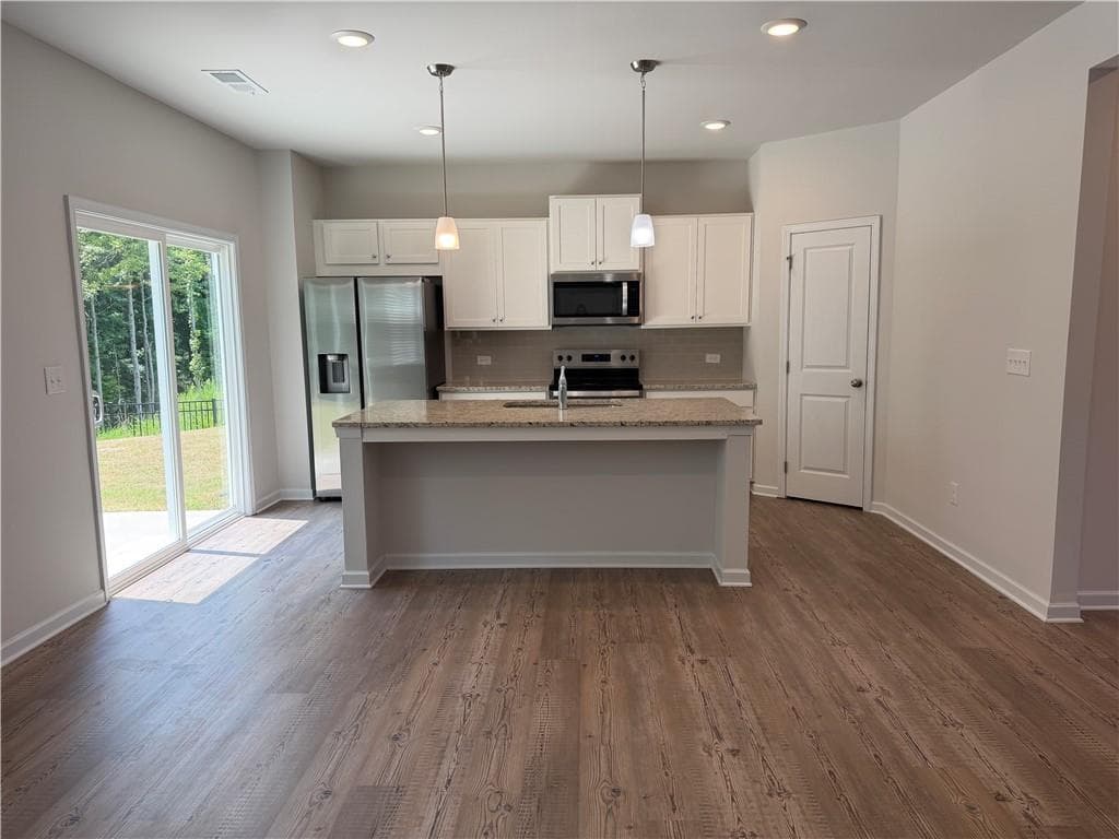 4 bedroom, 4 bathroom, 2,270 sq ft single family residence for rent at 54 Autumnwood Court, Dawsonville, GA 30534 for $2,400 a month — photo 2
