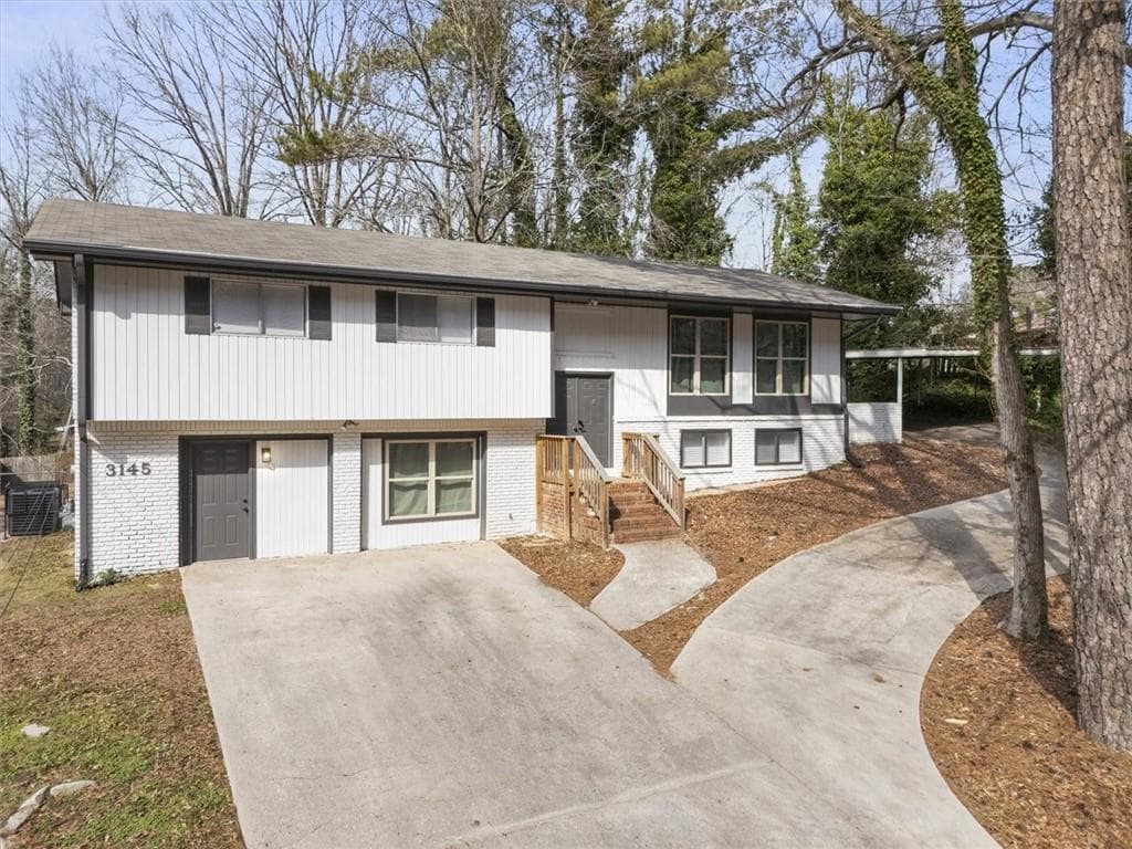 5 bedroom, 4 bathroom, 1,835 sq ft single family residence for sale at 3145 Flat Shoals Road, Atlanta, GA 30349
