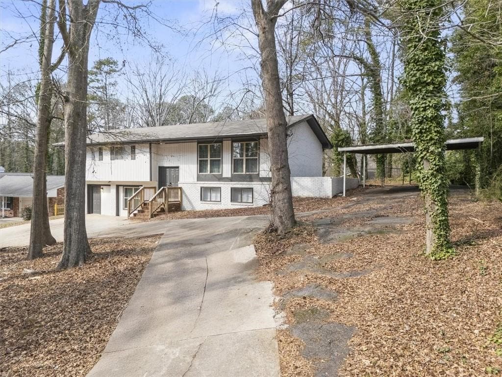 5 bedroom, 4 bathroom, 1,835 sq ft single family residence for sale at 3145 Flat Shoals Road, Atlanta, GA 30349 — photo 2