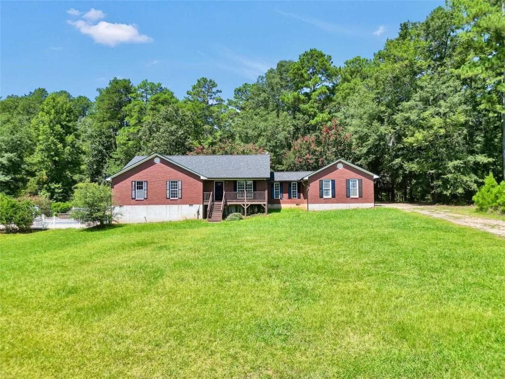 3 bedroom, 2 bathroom, 2,328 sq ft single family residence for sale at 390 Burg Road, Locust Grove, GA 30248 — photo 3