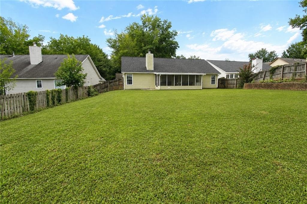 4 bedroom, 2 bathroom, 1,668 sq ft single family residence for sale at 5165 Sterling Trace Court, Lilburn, GA 30047 — photo 5