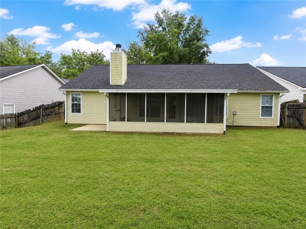 4 bedroom, 2 bathroom, 1,668 sq ft single family residence for sale at 5165 Sterling Trace Court, Lilburn, GA 30047 — photo 7