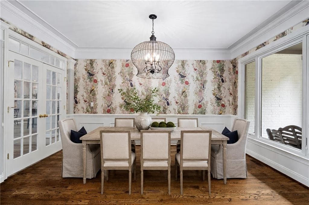 5 bedroom, 4 bathroom, 5,695 sq ft single family residence under contract at 710 Lake Medlock Drive, Johns Creek, GA 30022 — photo 6