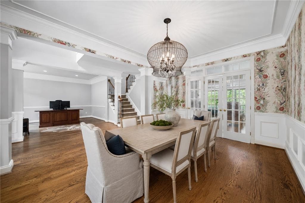 5 bedroom, 4 bathroom, 5,695 sq ft single family residence under contract at 710 Lake Medlock Drive, Johns Creek, GA 30022 — photo 7