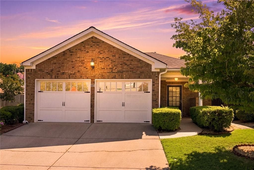 2 bedroom, 2 bathroom, 1,676 sq ft single family residence for sale at 131 Countryside Court, Woodstock, GA 30189