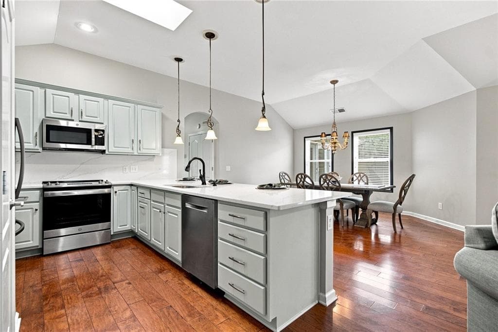 2 bedroom, 2 bathroom, 1,676 sq ft single family residence for sale at 131 Countryside Court, Woodstock, GA 30189 — photo 9