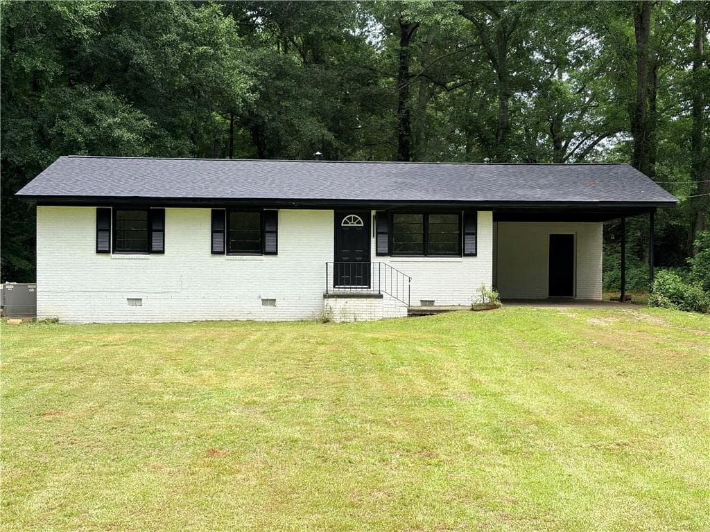 3 bedroom, 2 bathroom, 1,190 sq ft single family residence for sale at 315 Dallas Drive, Thomaston, GA 30286