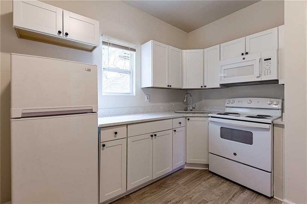 1 bedroom, 1 bathroom, 2,350 sq ft quadruplex for rent at 987 Dimmock Street, Atlanta, GA 30310 for $995 a month — photo 4