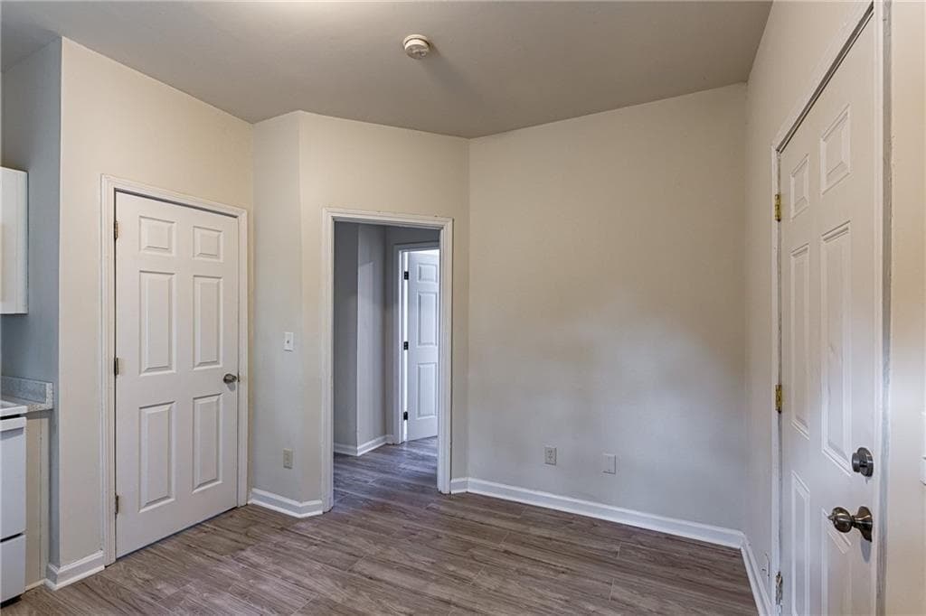 1 bedroom, 1 bathroom, 2,350 sq ft quadruplex for rent at 987 Dimmock Street, Atlanta, GA 30310 for $995 a month — photo 5