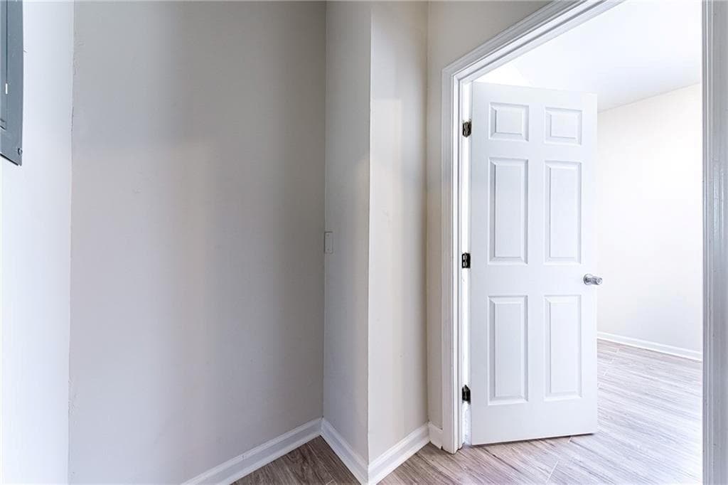 1 bedroom, 1 bathroom, 2,350 sq ft quadruplex for rent at 987 Dimmock Street, Atlanta, GA 30310 for $995 a month — photo 7