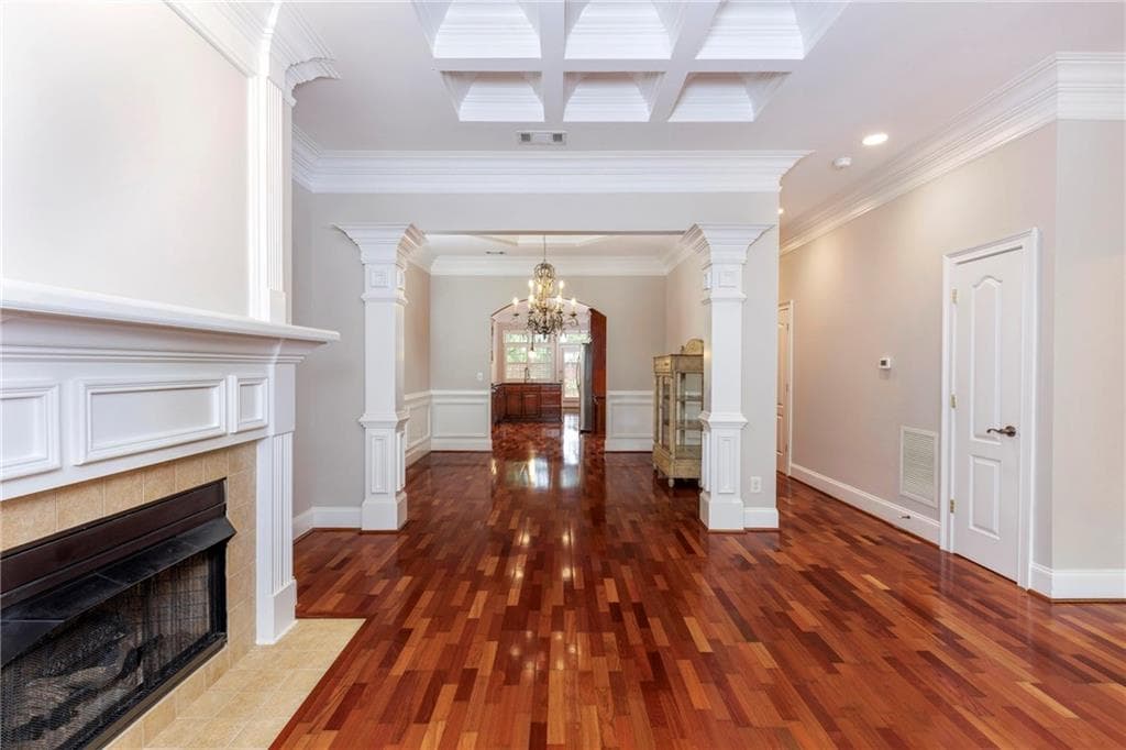 3 bedroom, 4 bathroom, 2,843 sq ft townhouse for sale at 8720 Parker Place, Roswell, GA 30076 — photo 7