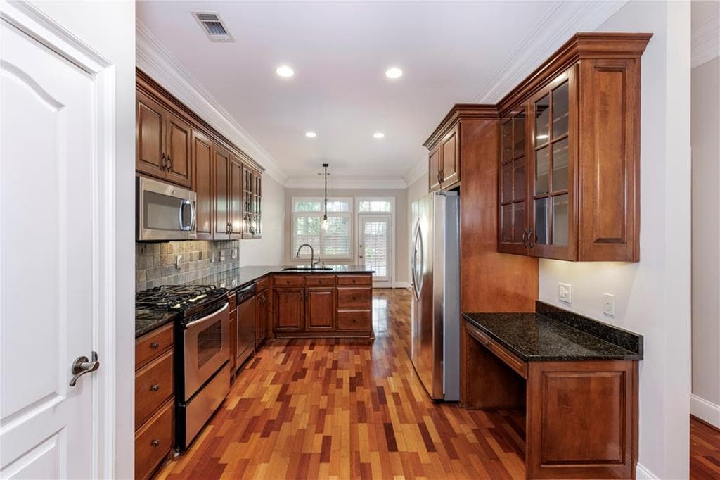 3 bedroom, 4 bathroom, 2,843 sq ft townhouse for sale at 8720 Parker Place, Roswell, GA 30076 — photo 10