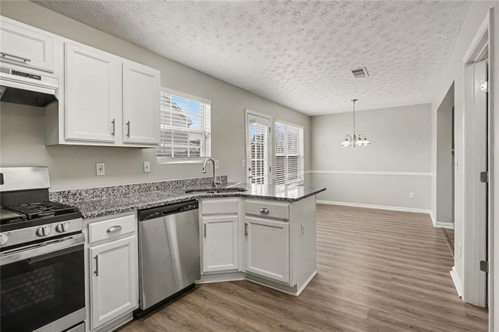 3 bedroom, 3 bathroom, 1,302 sq ft single family residence for sale at 3055 Tussahaw Crossing, Mcdonough, GA 30252 — photo 9