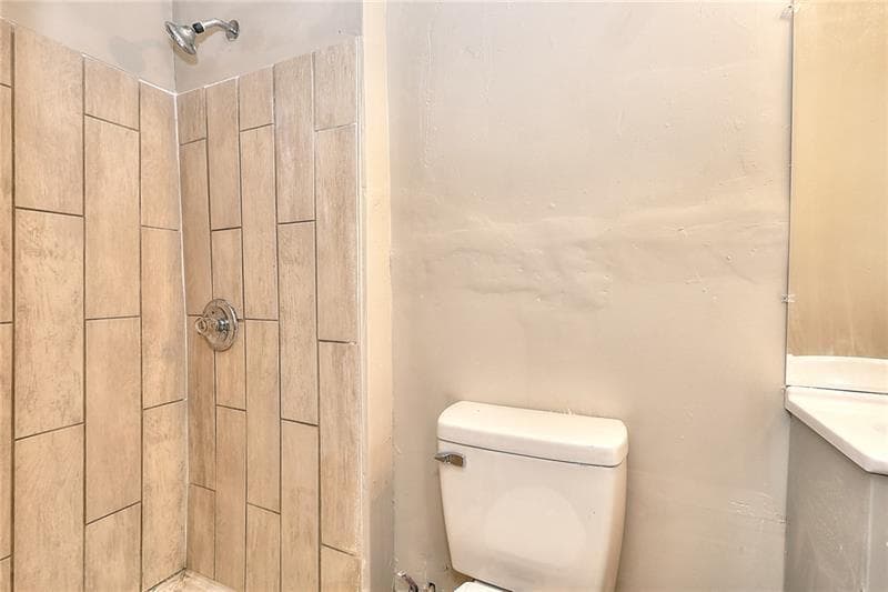 5 bedroom, 2 bathroom, 1,400 sq ft single family residence for sale at 1080 Valley View Road, Atlanta, GA 30315 — photo 8