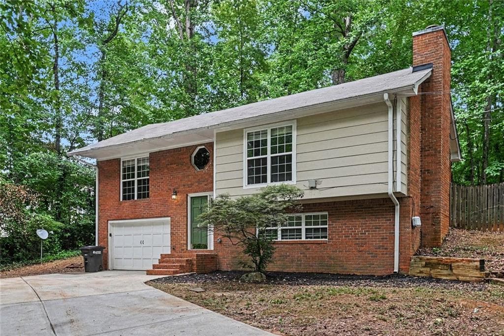 3 bedroom, 3 bathroom, 1,862 sq ft single family residence for sale at 5188 2 Branches Court, Mableton, GA 30126 — photo 2