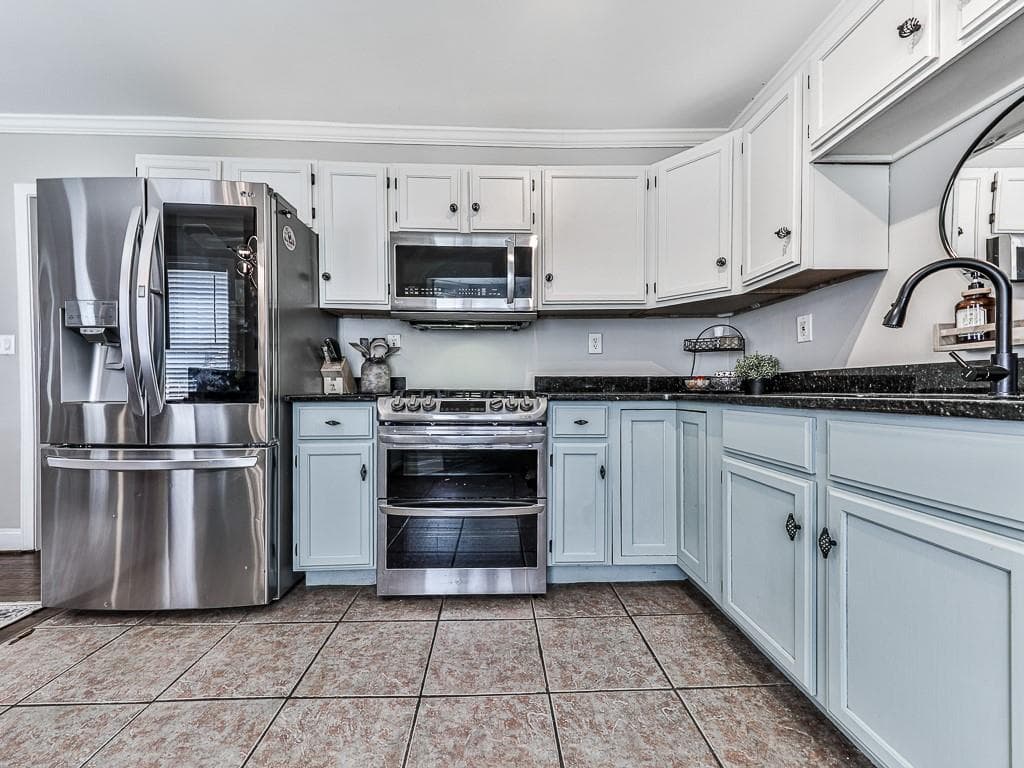 3 bedroom, 2 bathroom, 1,410 sq ft single family residence under contract at 491 Blake Avenue, Atlanta, GA 30316 — photo 8