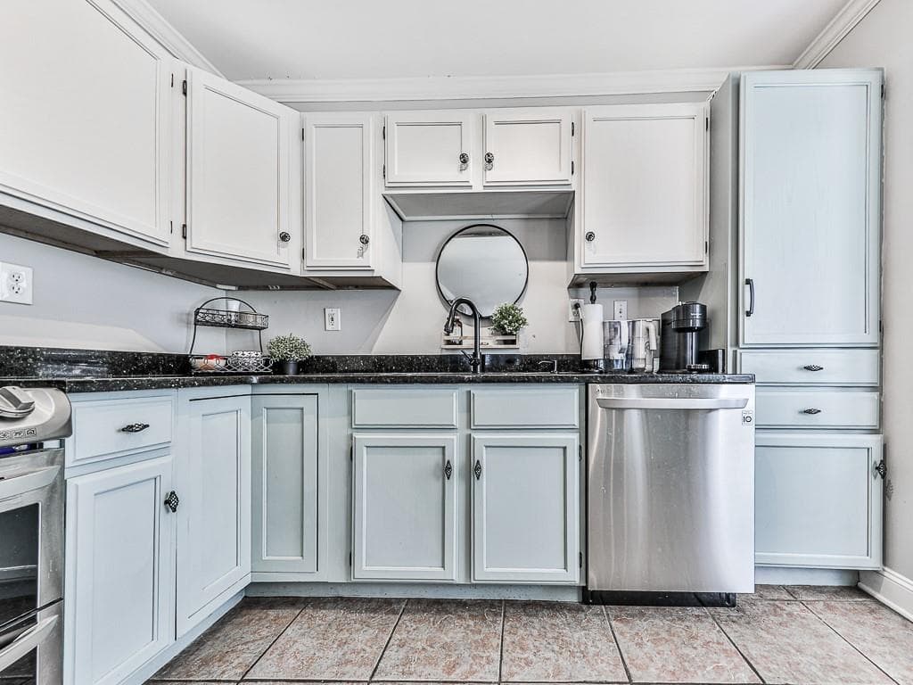 3 bedroom, 2 bathroom, 1,410 sq ft single family residence under contract at 491 Blake Avenue, Atlanta, GA 30316 — photo 9