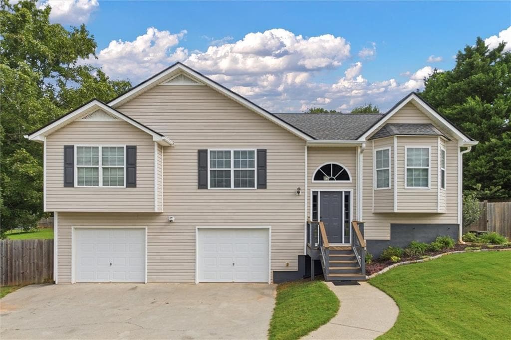 3 bedroom, 3 bathroom, 1,756 sq ft single family residence sold at 640 Twin Oaks Lane, Dallas, GA 30157