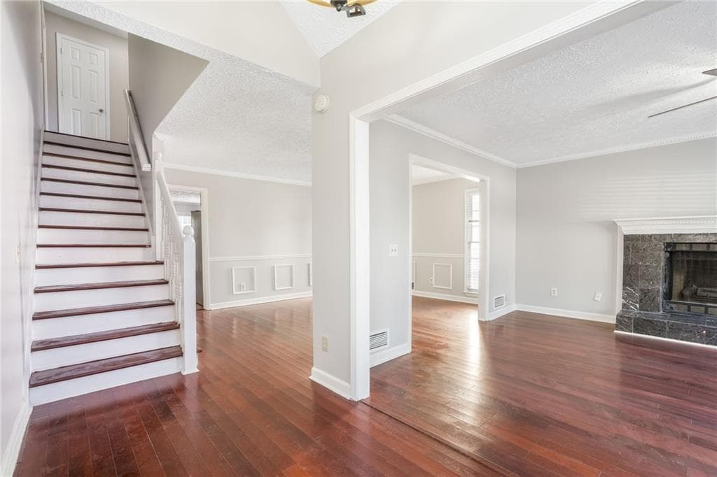 3 bedroom, 3 bathroom, 1,850 sq ft single family residence under contract at 458 Stonebridge Court, Stone Mountain, GA 30083 — photo 5