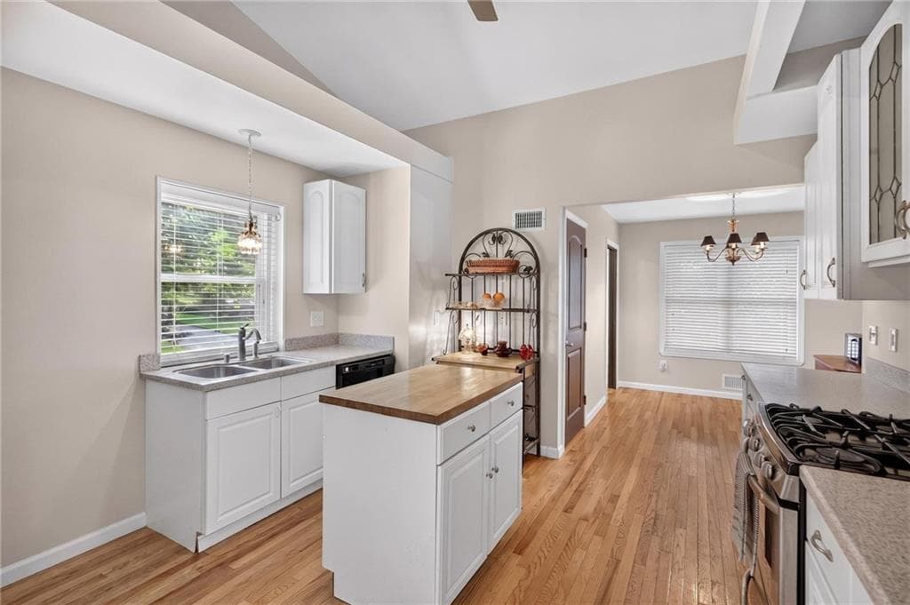 5 bedroom, 3 bathroom, 3,284 sq ft single family residence for sale at 6715 Live Oak Lane, Douglasville, GA 30135 — photo 7