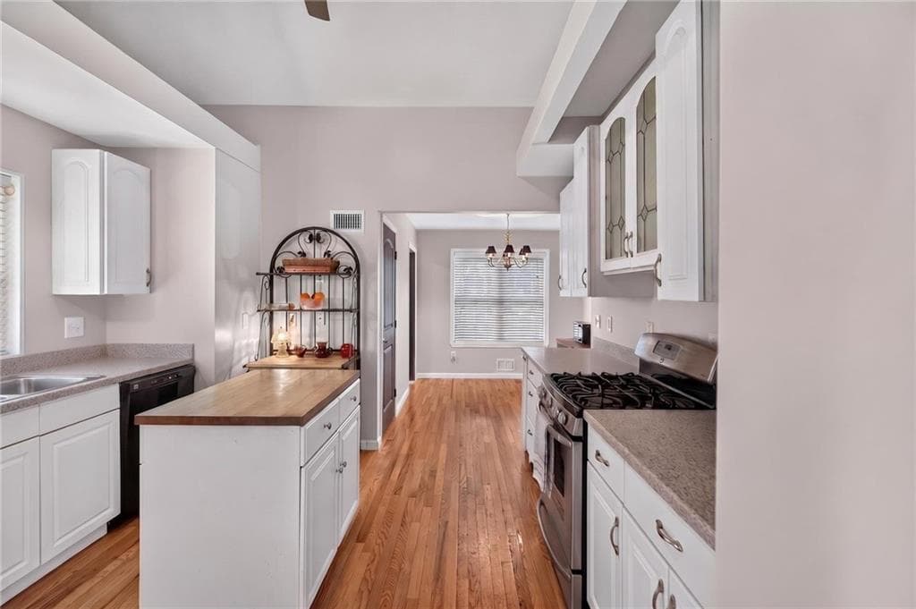 5 bedroom, 3 bathroom, 3,284 sq ft single family residence for sale at 6715 Live Oak Lane, Douglasville, GA 30135 — photo 9