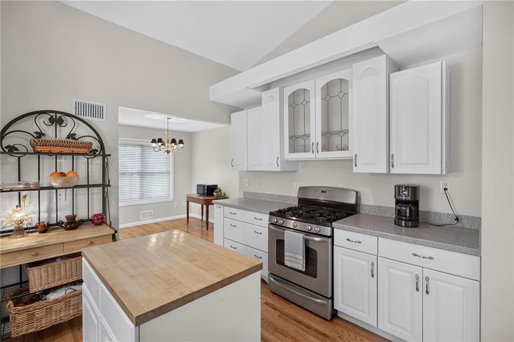 5 bedroom, 3 bathroom, 3,284 sq ft single family residence for sale at 6715 Live Oak Lane, Douglasville, GA 30135 — photo 10