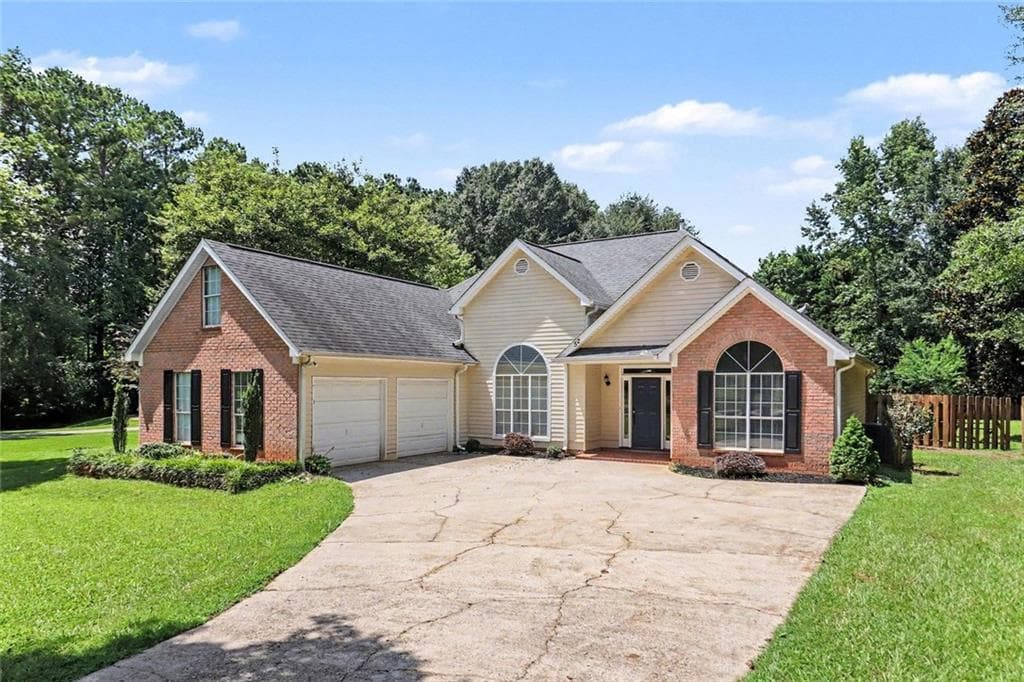 52 Mosswood Court, Newnan, GA 30265 — most recent listing photo