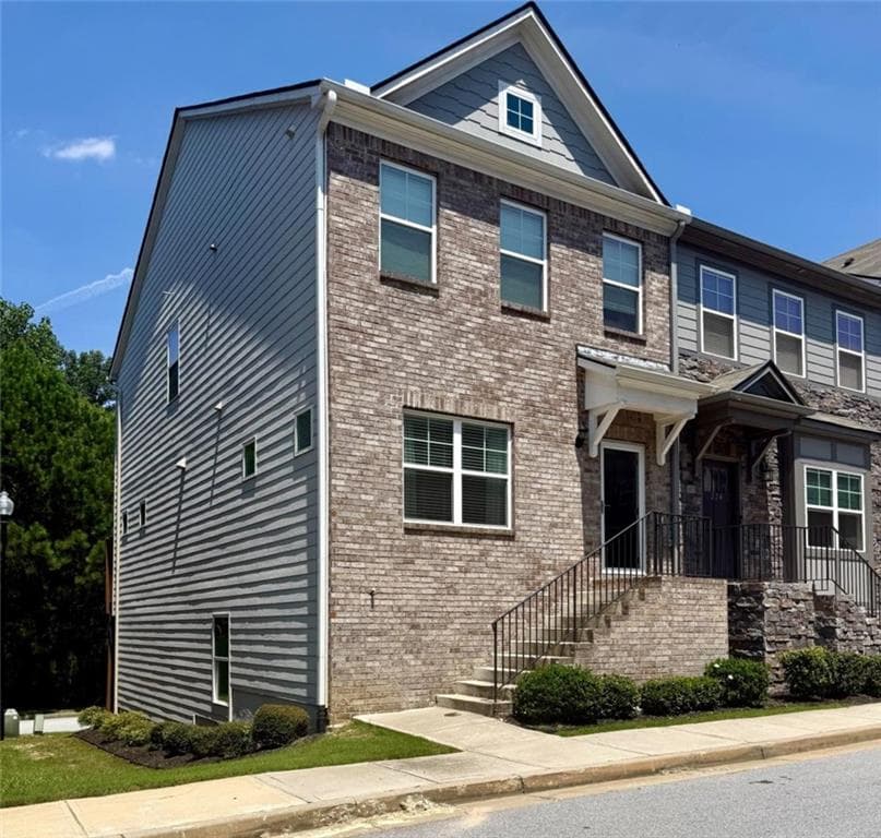 3 bedroom, 4 bathroom, 1,848 sq ft townhouse for sale at 222 Ismal Drive, South Fulton, GA 30331 — photo 2