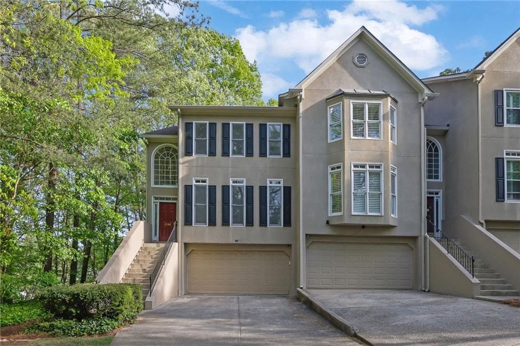 3 bedroom, 4 bathroom, 2,744 sq ft townhouse for sale at 2588 Oakwood Way, Smyrna, GA 30080 — photo 2