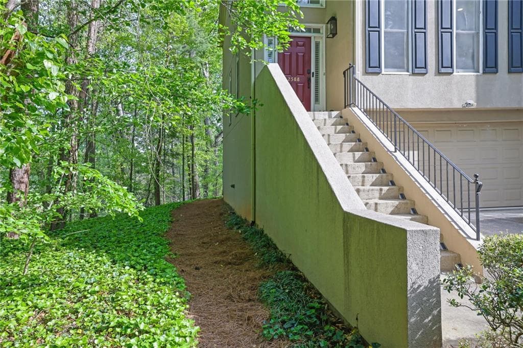 3 bedroom, 4 bathroom, 2,744 sq ft townhouse for sale at 2588 Oakwood Way, Smyrna, GA 30080 — photo 5