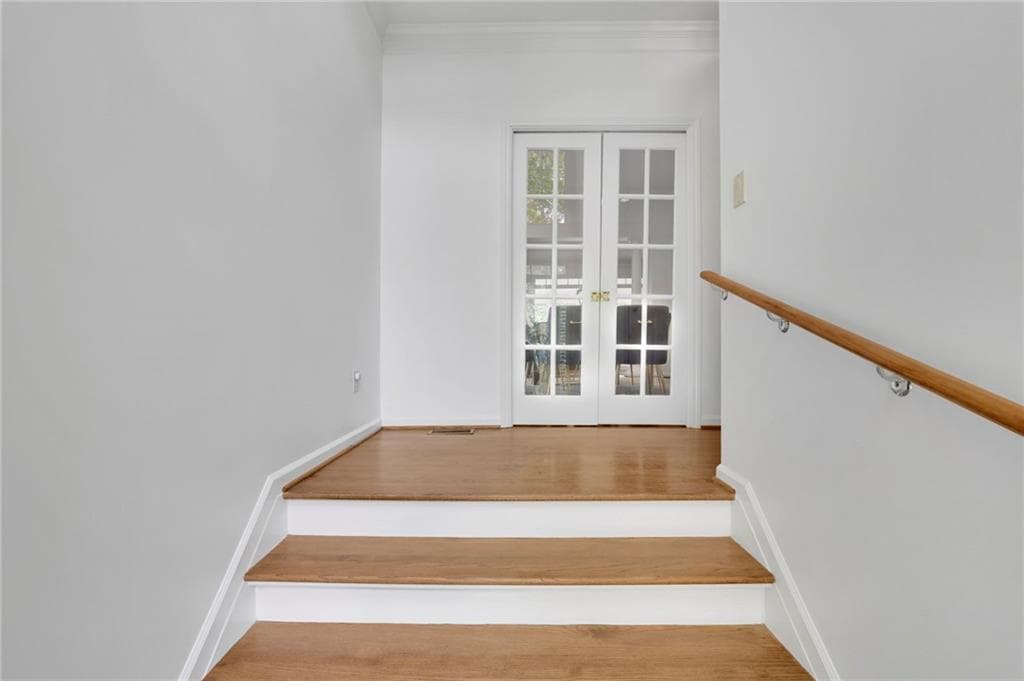 3 bedroom, 4 bathroom, 2,744 sq ft townhouse for sale at 2588 Oakwood Way, Smyrna, GA 30080 — photo 6