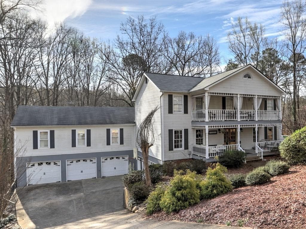 1 bedroom, 1 bathroom, 1,150 sq ft single family residence for rent at 3932 Shoemaker Court, Marietta, GA 30062 for $2,500 a month — photo 1 of 27