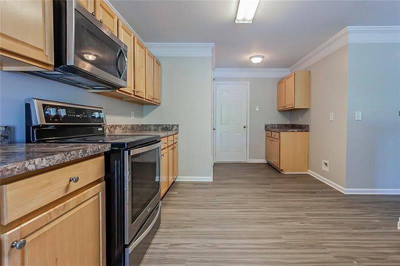 6 bedroom, 3 bathroom, 2,866 sq ft single family residence for rent at 3035 Whittier Way, Cumming, GA 30040 for $3,100 a month — photo 8