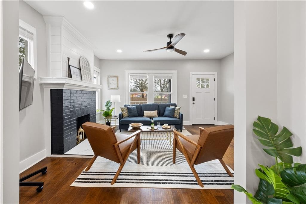 3 bedroom, 2 bathroom single family residence under contract at 943 Rose Circle, Atlanta, GA 30310 — photo 5