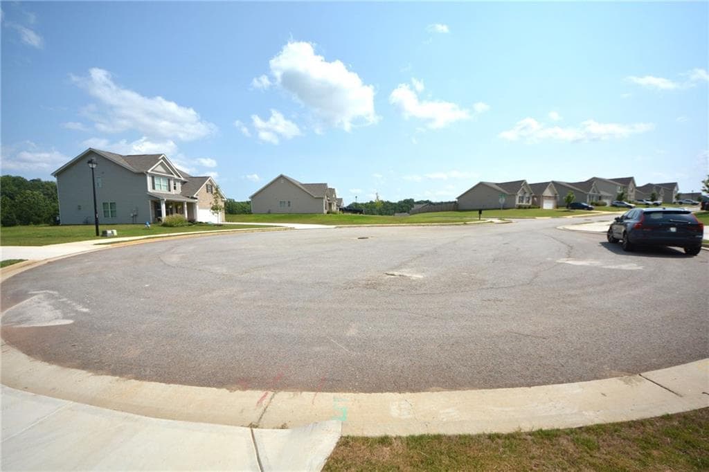 5 bedroom, 4 bathroom, 2,562 sq ft single family residence for rent at 547 Hellen Valley Drive, Braselton, GA 30517 for $2,550 a month — photo 3