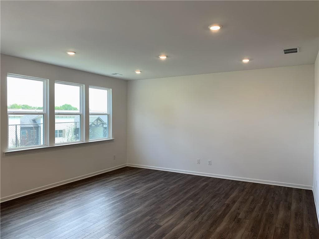 3 bedroom, 3 bathroom, 1,831 sq ft townhouse for rent at 162 Mission Boulevard, Pendergrass, GA 30567 for $2,000 a month — photo 3
