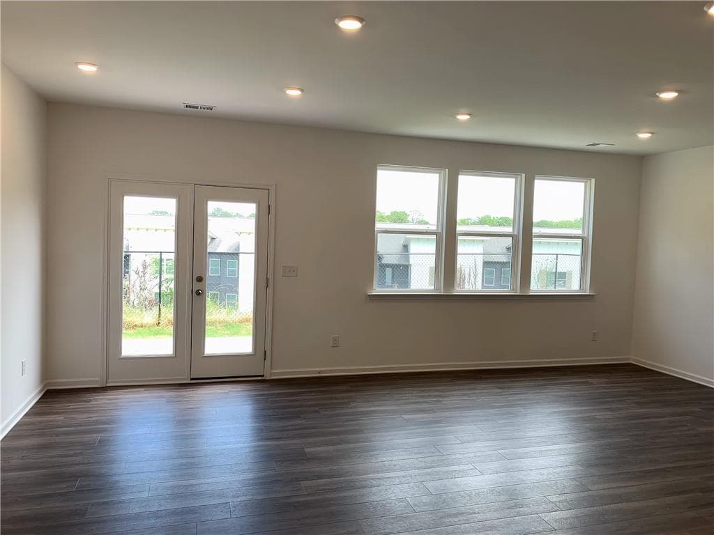 3 bedroom, 3 bathroom, 1,831 sq ft townhouse for rent at 162 Mission Boulevard, Pendergrass, GA 30567 for $2,000 a month — photo 4
