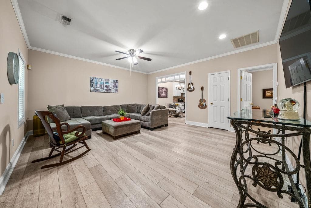 2 bedroom, 2 bathroom, 1,272 sq ft condominium under contract at 612 Manor Way, Cartersville, GA 30120 — photo 5