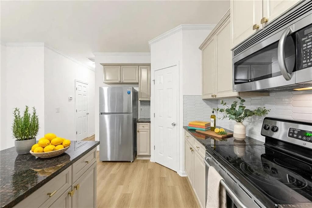 3 bedroom, 4 bathroom, 1,326 sq ft townhouse for sale at 1488 Liberty Parkway 2202, Atlanta, GA 30318 — photo 6