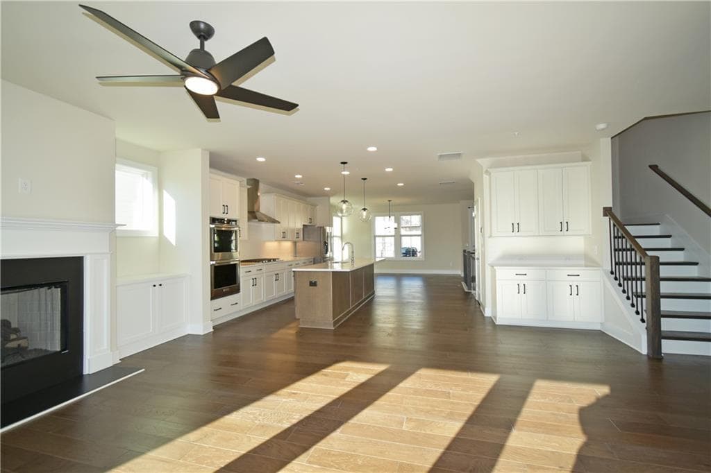 3 bedroom, 4 bathroom, 2,628 sq ft townhouse for rent at 1208 Waterfall Court, Cumming, GA 30041 for $3,100 a month — photo 10