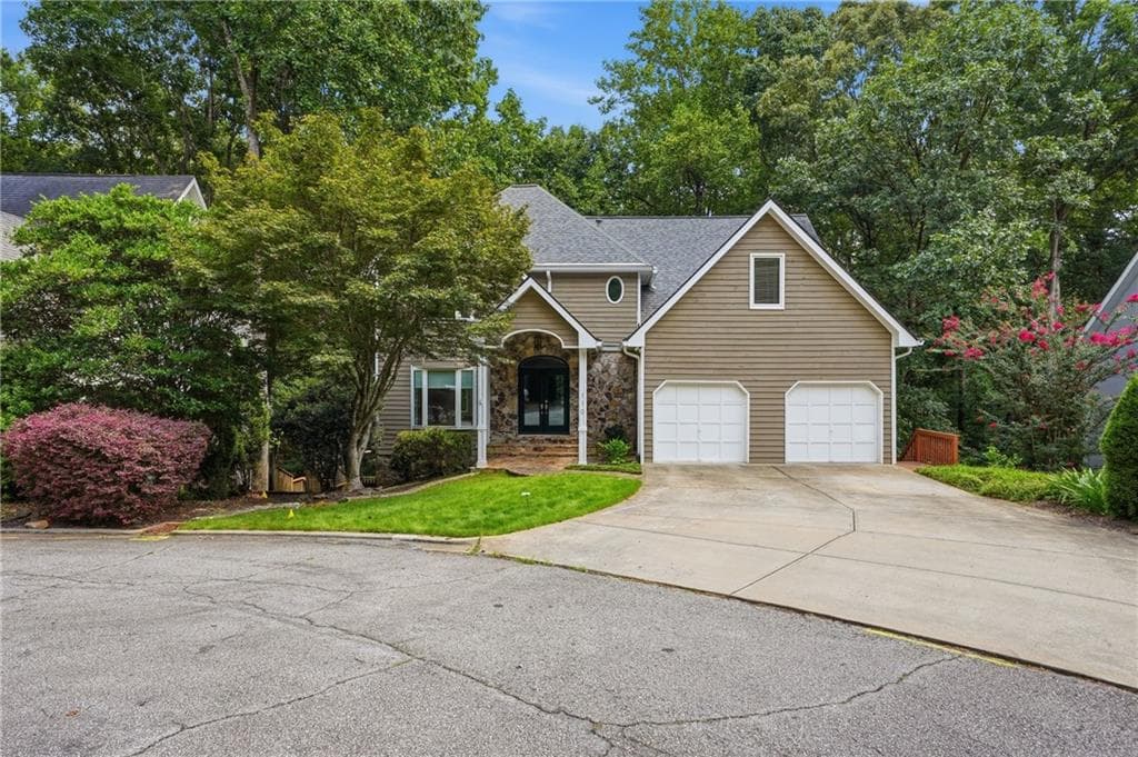 4 bedroom, 4 bathroom, 4,148 sq ft single family residence for sale at 110 Bitternut Circle, Roswell, GA 30076 — photo 1 of 53